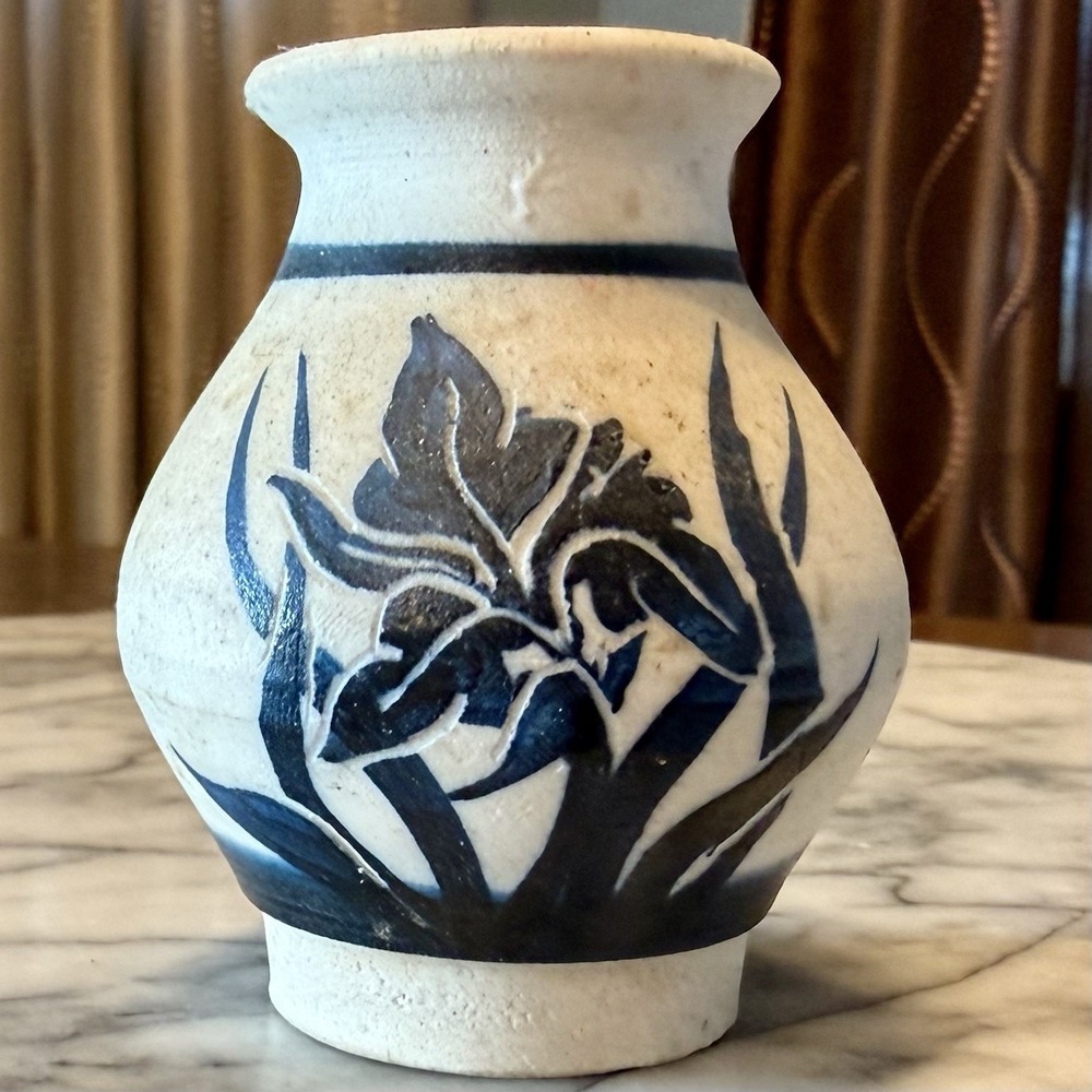 VTG Studio Art Pottery Vase Hand Painted Slip‎ Trailed Floral Iris Salt Glaze